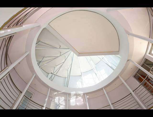 5 BEDROOM HOUSE FOR SALE IN UMHLANGA CENTRAL